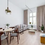 One Bedroom - Dietla 68 Street