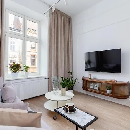 One Bedroom - Dietla 68 Street Apartmán *