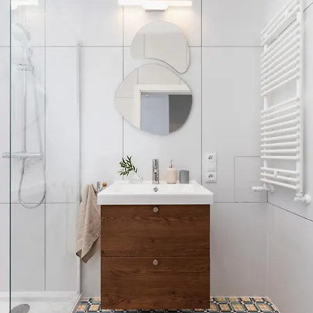 One Bedroom - Dietla 68 Street