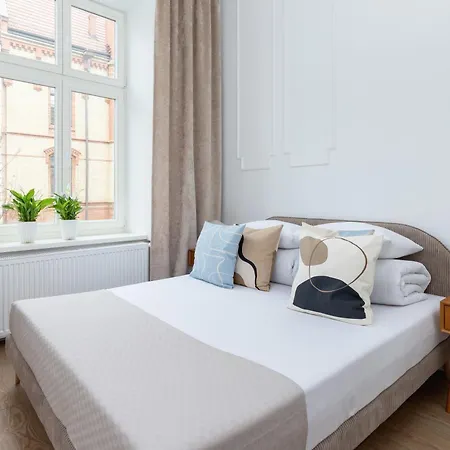 One Bedroom - Dietla 68 Street